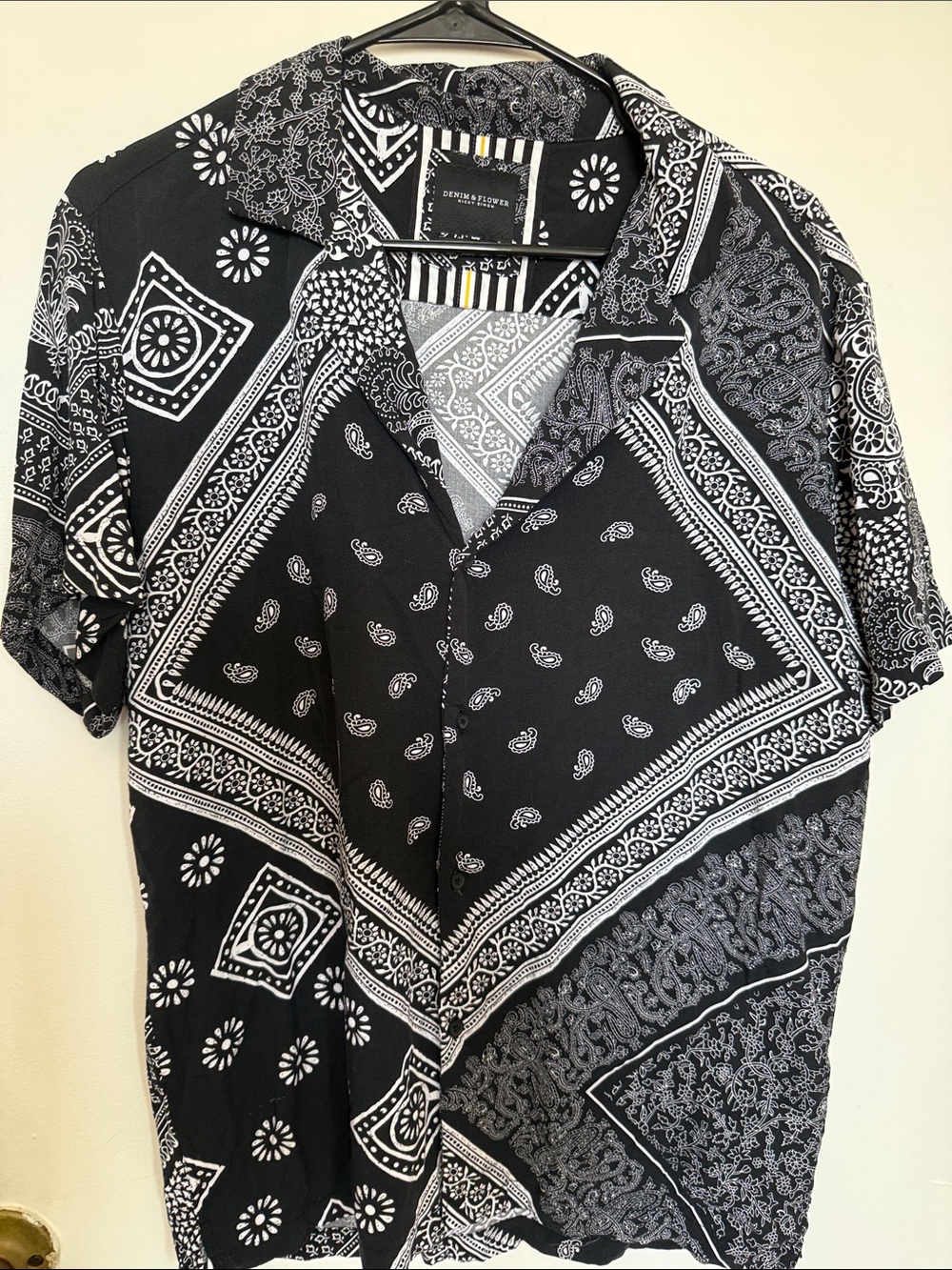 Denim & Flower Black and White Bandana-Print Short-Sleeve Button-Down Shirt